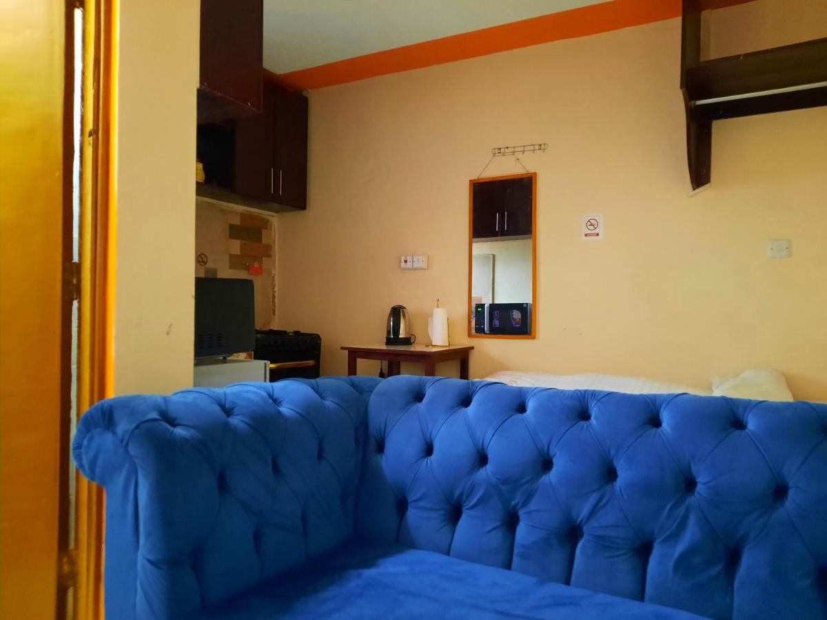 Apartamento Lola'S Nest Along The Highway - Free Parking, Wifi, Netflix & Rooftop Views Kikuyu Exterior foto